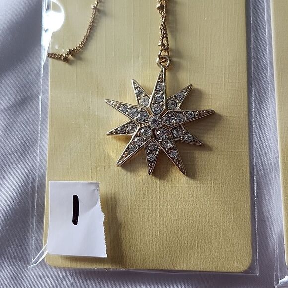 Winter Necklace - Picture 1 of 2